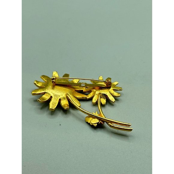 Vintage Daisy Pin Brooch 70s Enamel Flowers with Lady Bug Gold Tone White Enamel - Picture 7 of 13